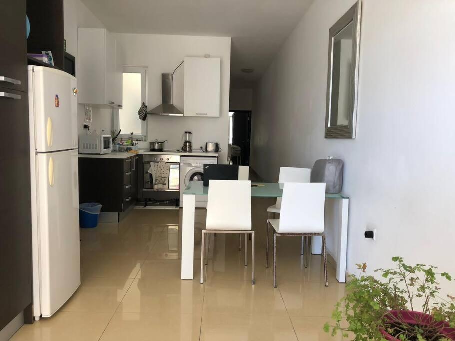 Well Located 2 Bedroom Flat In St.Julians San Ġiljan Buitenkant foto